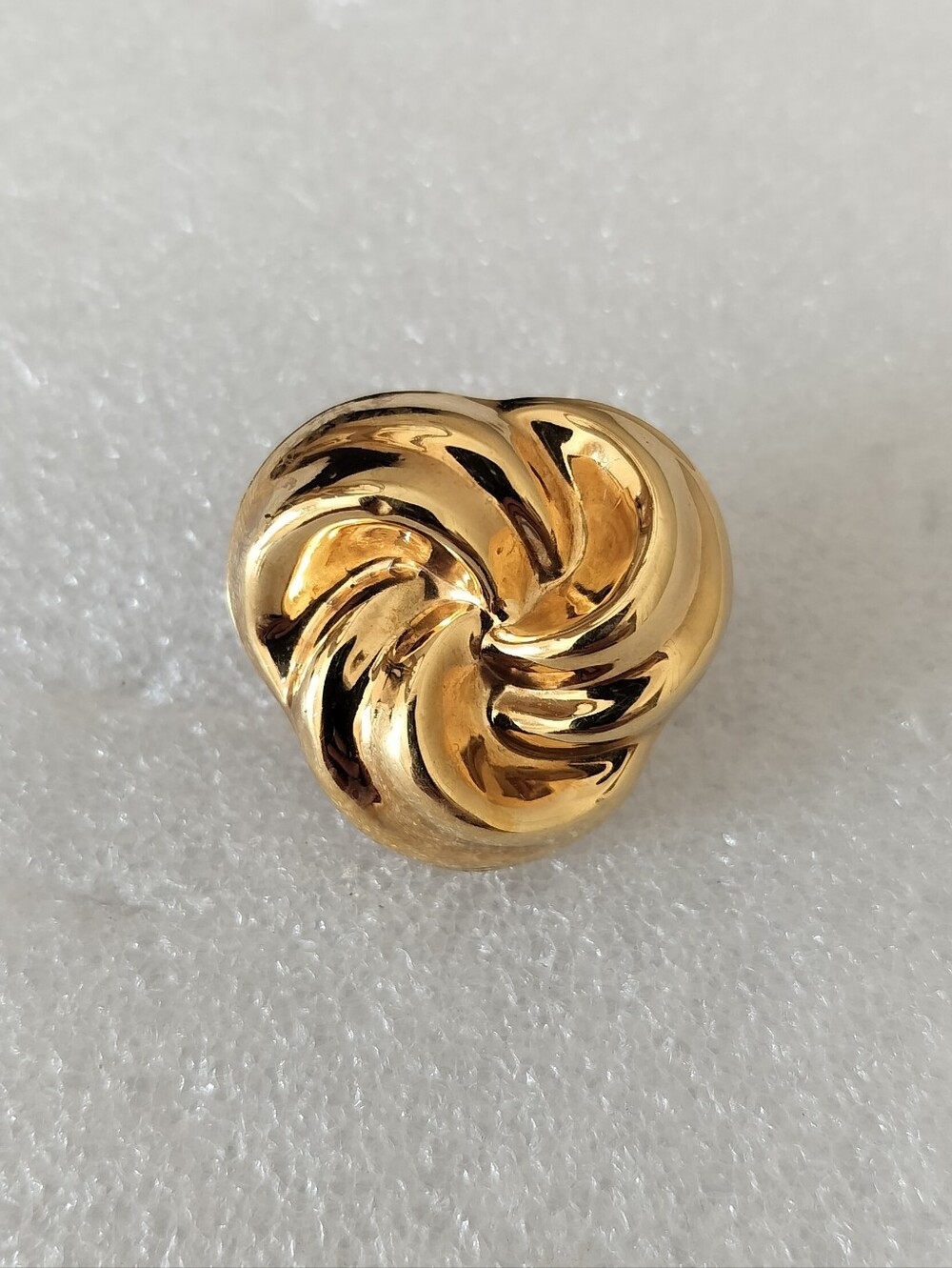 18k Italy Yellow Gold Earrings ( Single)